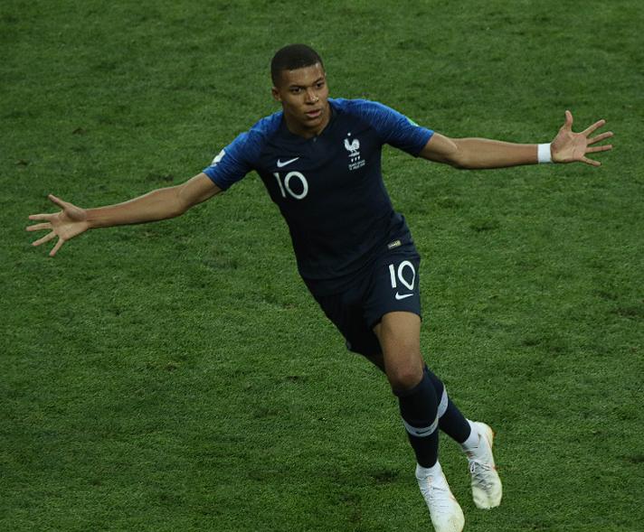 威尔弗里德·姆巴佩谈齐达内接任法国队前景：德尚功绩不可忘，齐